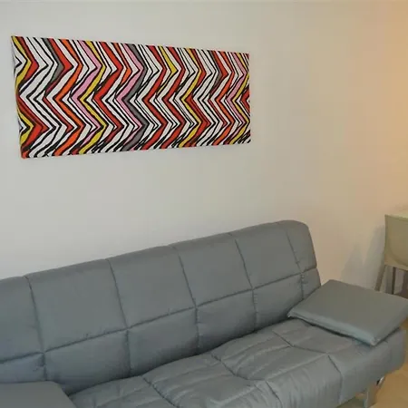 아파트 Modern Flat 200 M From The 비비오네