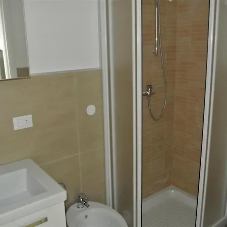 Modern Flat 200 M From The 비비오네